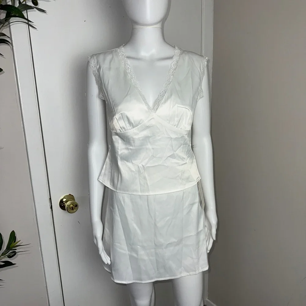 Commense Satin Mini Lace Trim Open‎ Back Sleeveless 2 piece set White Size Small